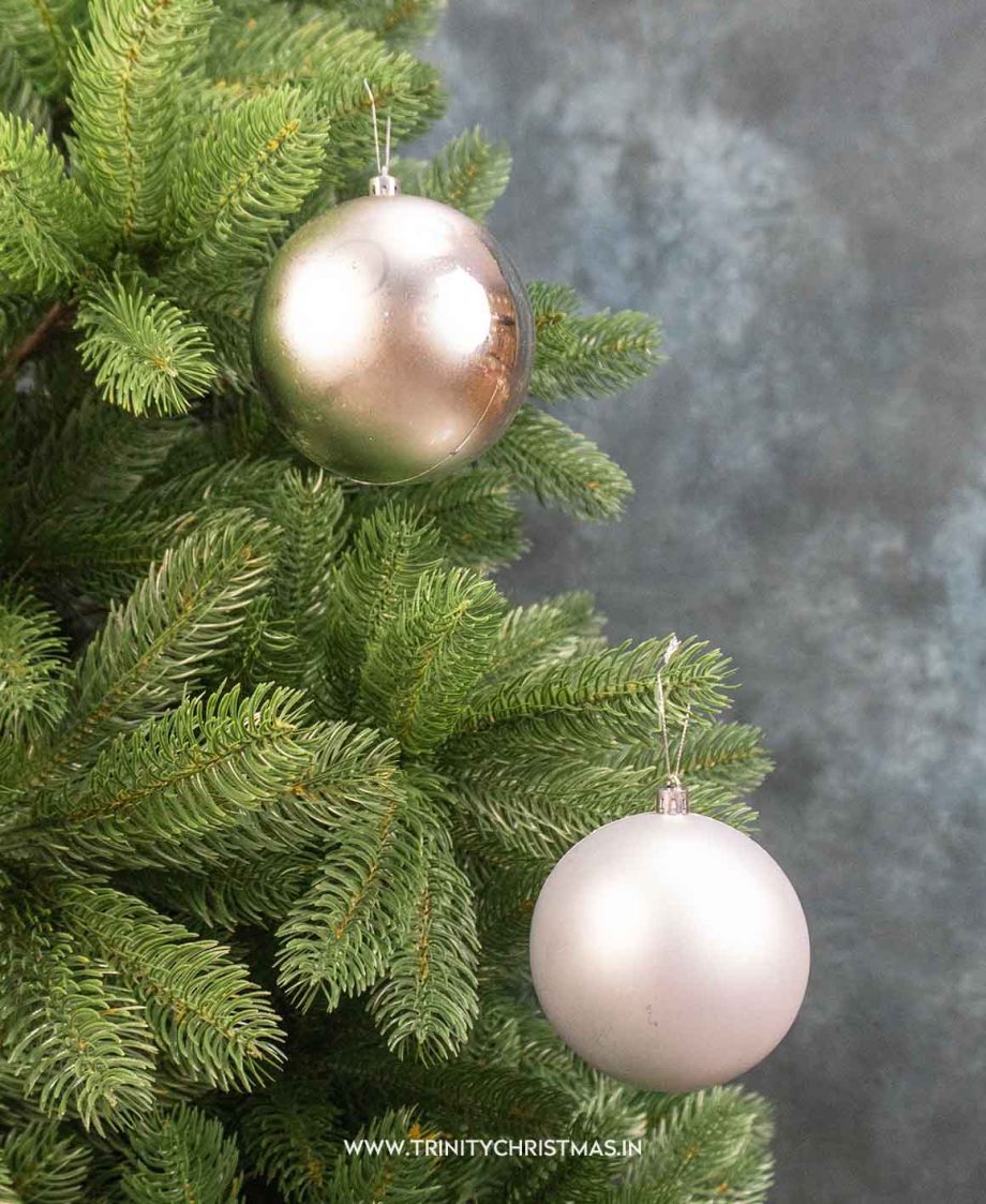 10cm Silver Christmas Ball