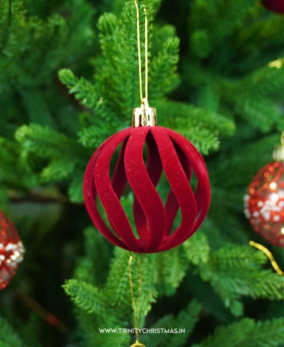 6cm Red Alpine Whisper Bauble Set